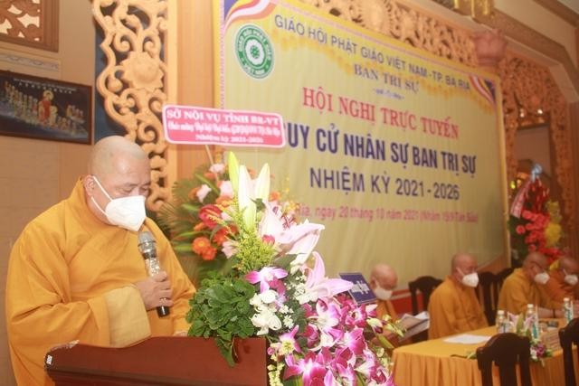 Thượng tọa Thích Nguyên Bình đọc diễn văn khai mạc