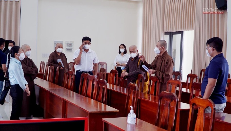 Khảo sát phòng trực tuyến tại Ủy ban MTTQVN TP.HCM, phòng có sức chứa 200 người