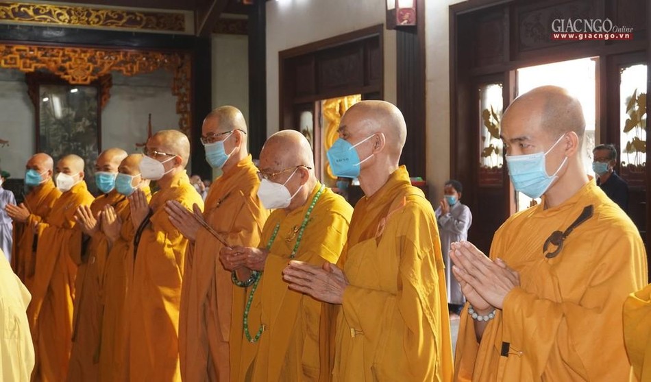 Chư tôn tổ đình Vĩnh Nghiêm tưởng niệm Đức Pháp chủ GHPGVN