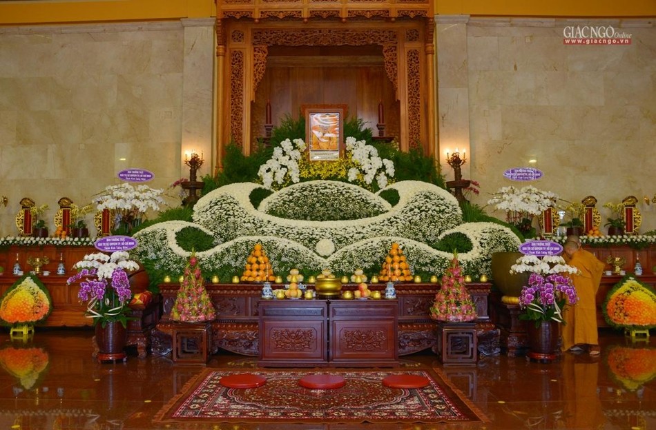 Tổ đường Việt Nam Quốc Tự tôn trí trang nghiêm