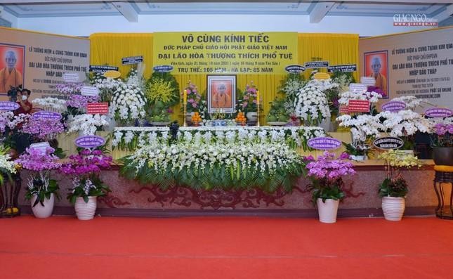 Hương án tưởng niệm Đức Pháp chủ - Đại lão Hòa thượng Thích Phổ Tuệ tại thiền viện Quảng Đức - TP.HCM
