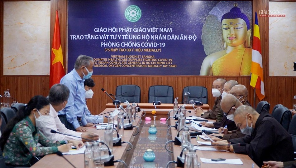 Ông Nguyễn Văn Lưu góp ý kiến tại buổi họp Ông Nguyễn Văn Lưu góp ý kiến tại buổi họp