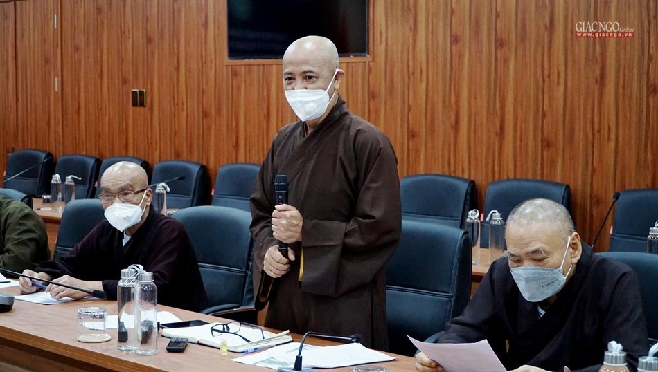 Hòa thượng Thích Huệ Thông phát biểu tại buổi họp Hòa thượng Thích Huệ Thông phát biểu tại buổi họp