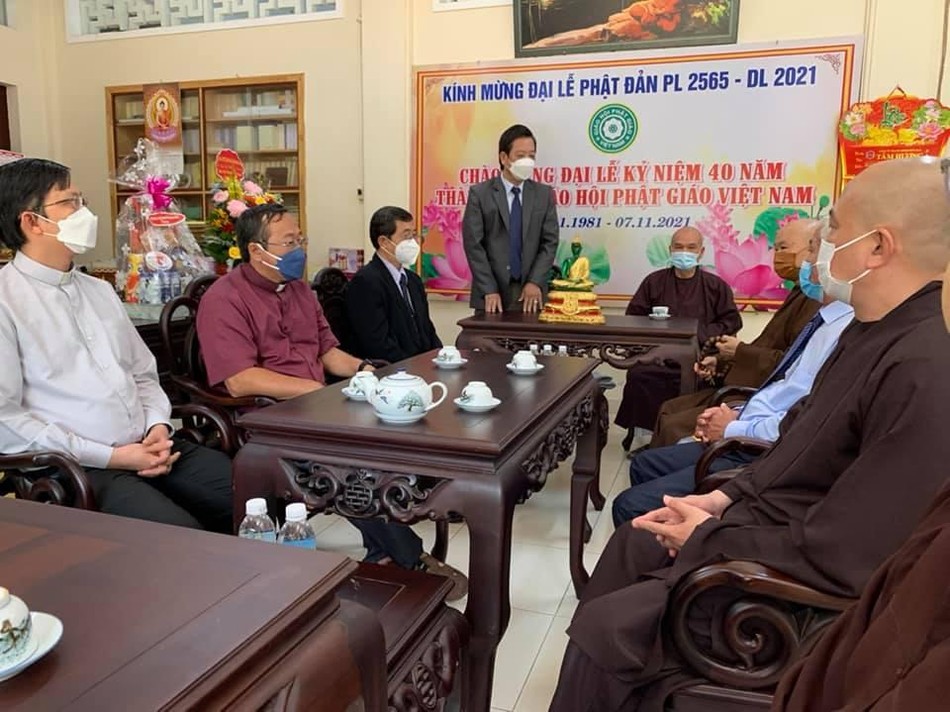 Ông Huỳnh Mộng Giang, Phó Chủ tịch Thường trực Ủy ban MTTQVN tỉnh Khánh Hòa chúc mừng chư tôn đức nhân Kỷ niệm 40 năm thành lập GHPGVN Ông Huỳnh Mộng Giang, Phó Chủ tịch Thường trực Ủy ban MTTQVN tỉnh Khánh Hòa chúc mừng chư tôn đức nhân Kỷ niệm 40 năm thành lập GHPGVN