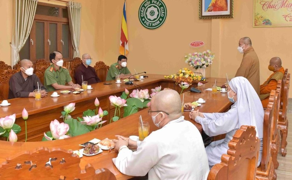 hượng toạ Thích Giác Nghi cảm ơn sâu sắc đến lãnh đạo Công an tỉnh