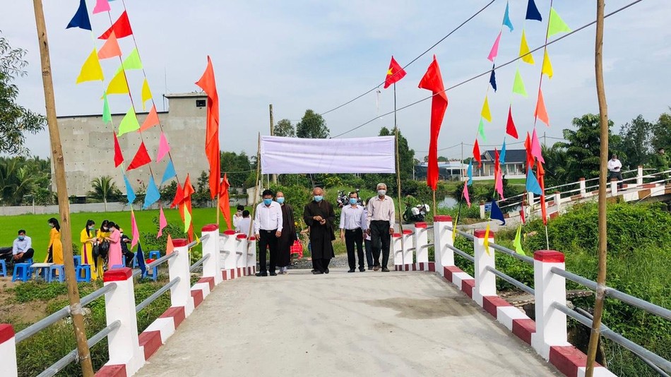 Cầu Lục Hòa được đưa vào sử dụng giúp bà con xã Tân Hòa trong sinh hoạt đời sống - Ảnh: TQ Cầu Lục Hòa được đưa vào sử dụng giúp bà con xã Tân Hòa trong sinh hoạt đời sống - Ảnh: TQ