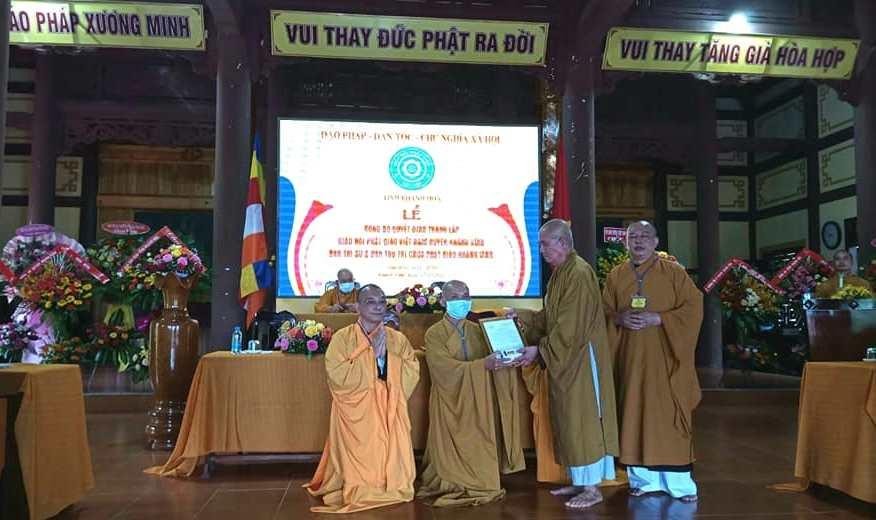 Thượng tọa Thích Nhật Hiếu nhận quyết định Thượng tọa Thích Nhật Hiếu nhận quyết định