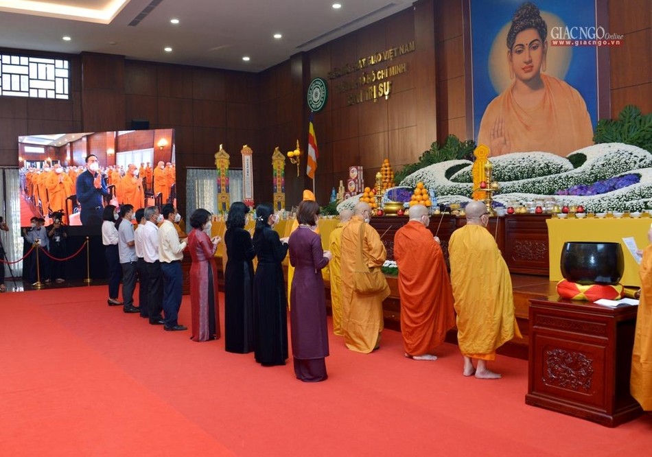 Chư tôn giáo phẩm, đại diện các cơ quan niêm hương tưởng niệm Chư tôn giáo phẩm, đại diện các cơ quan niêm hương tưởng niệm