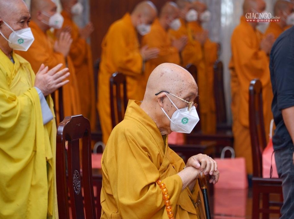 Trưởng lão Hòa thượng Thích Tịnh Hạnh nhập từ bi quán Trưởng lão Hòa thượng Thích Tịnh Hạnh nhập từ bi quán