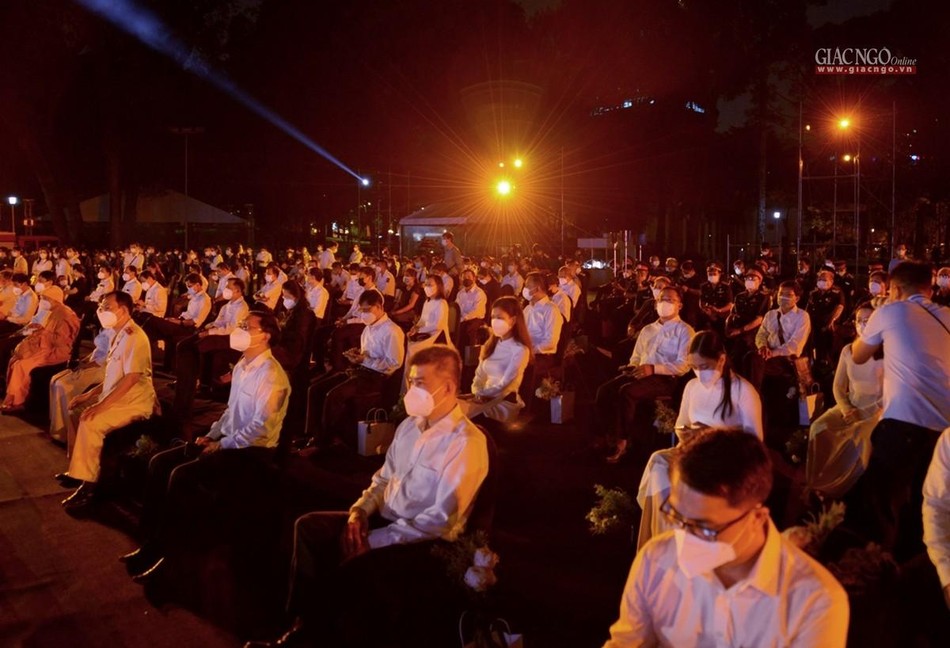 Tưởng nhớ những người không may qua đời, động viên, an ủi cho những người thân ở lại Tưởng nhớ những người không may qua đời, động viên, an ủi cho những người thân ở lại