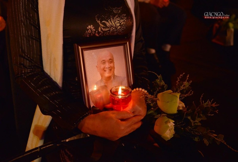 Anh Vũ Quốc Cường qua đời trong lúc phục vụ cơm từ thiện cho người dân chống Covid-19 Anh Vũ Quốc Cường qua đời trong lúc phục vụ cơm từ thiện cho người dân chống Covid-19