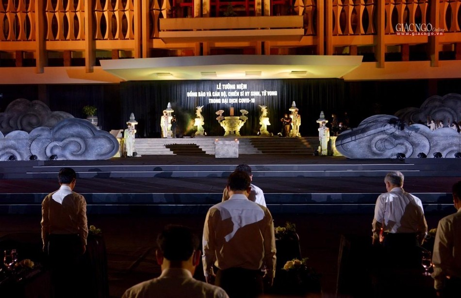 Phút tưởng niệm những người đã khuất Phút tưởng niệm những người đã khuất