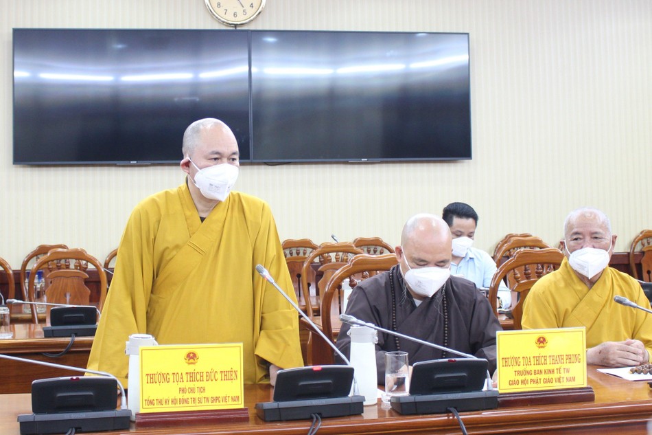 Thượng tọa Thích Đức Thiện phát biểu cảm ơn sự đón tiếp của lãnh đạo tỉnh Bà Rịa - Vũng Tàu Thượng tọa Thích Đức Thiện phát biểu cảm ơn sự đón tiếp của lãnh đạo tỉnh Bà Rịa - Vũng Tàu