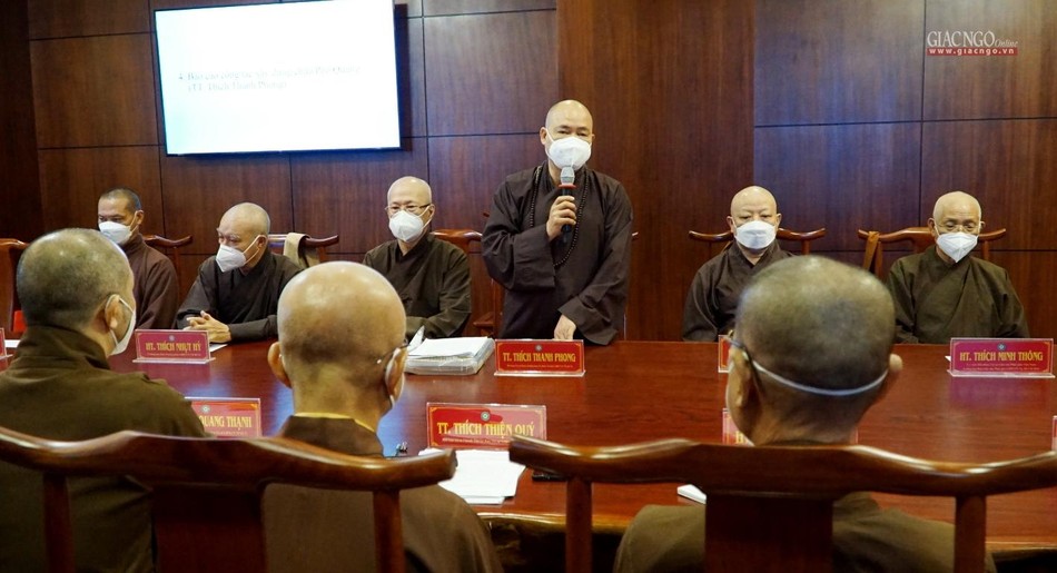 Thượng tọa Thích Thanh Phong báo cáo về kế hoạch chăm lo Tết đến người nghèo Thượng tọa Thích Thanh Phong báo cáo về kế hoạch chăm lo Tết đến người nghèo