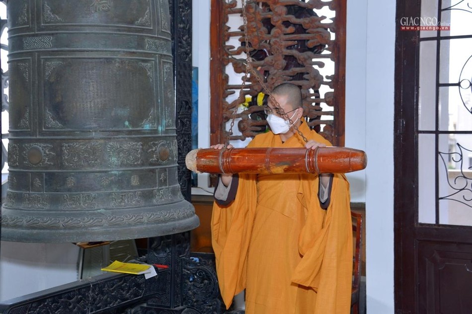 Do dịch nên buổi lễ hạn chế người tham dự Do dịch nên buổi lễ hạn chế người tham dự