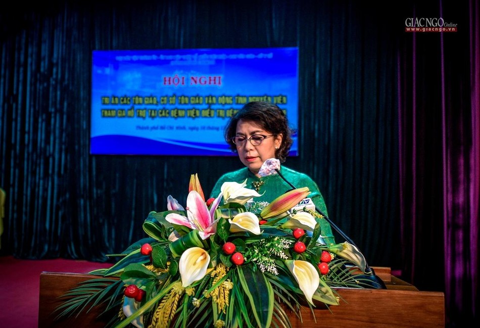 Bà Tô Thị Bích Châu phát biểu cảm ơn Bà Tô Thị Bích Châu phát biểu cảm ơn