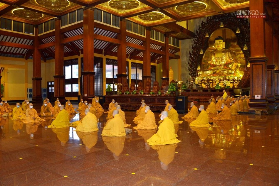 Nhằm nuôi lớn các thiện pháp, giới thân huệ mạng Nhằm nuôi lớn các thiện pháp, giới thân huệ mạng
