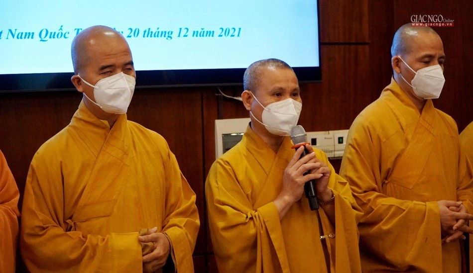 Đại đức Thích Minh Bảo, tân Trưởng ban Trị sự Phật giáo huyện Cần Giờ phát biểu nhận nhiệm vụ