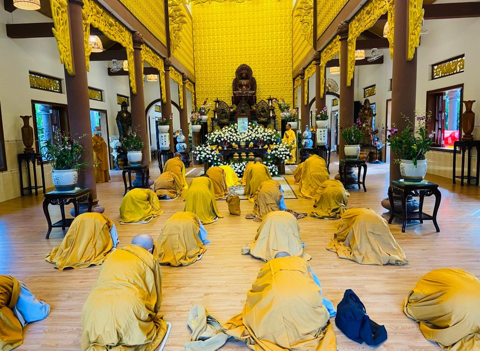 Đảnh lễ Giác linh Trưởng lão Hòa thượng Thích Đồng Huy