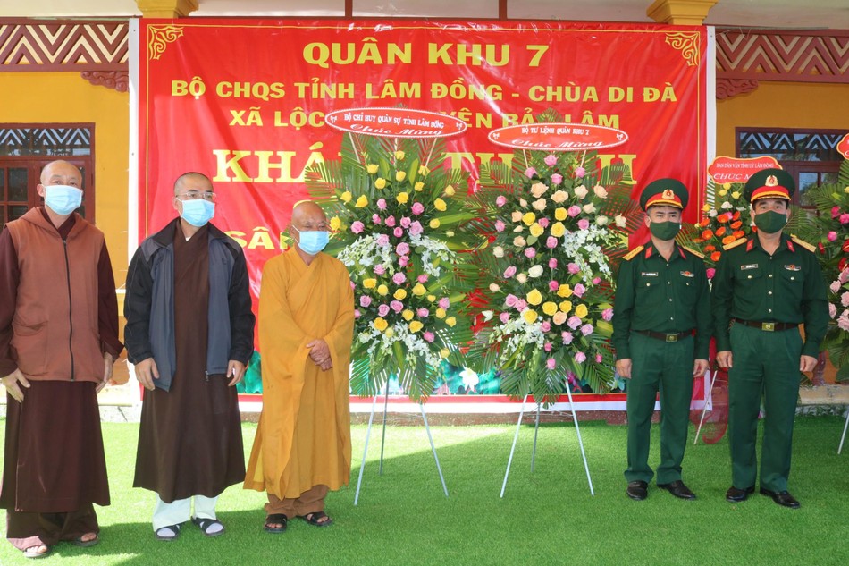 Bộ Tư lệnh Quân khu 7, Bộ Chỉ huy Quân sự tỉnh Lâm Đồng tặng hoa chúc mừng công trình đưa vào sử dụng Bộ Tư lệnh Quân khu 7, Bộ Chỉ huy Quân sự tỉnh Lâm Đồng tặng hoa chúc mừng công trình đưa vào sử dụng