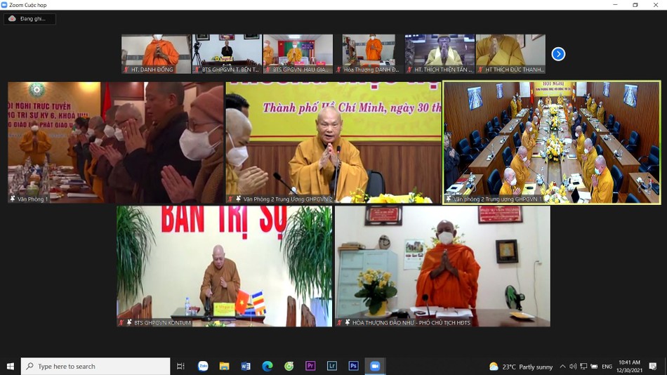 Chư tôn đức tham dự Hội nghị trực tuyến Ban Thường trực Hội đồng Trị sự Chư tôn đức tham dự Hội nghị trực tuyến Ban Thường trực Hội đồng Trị sự