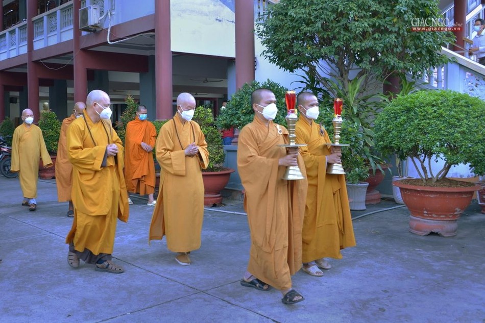 Cung rước Đức Trưởng lão Hòa thượng Thích Trí Quảng Cung rước Đức Trưởng lão Hòa thượng Thích Trí Quảng