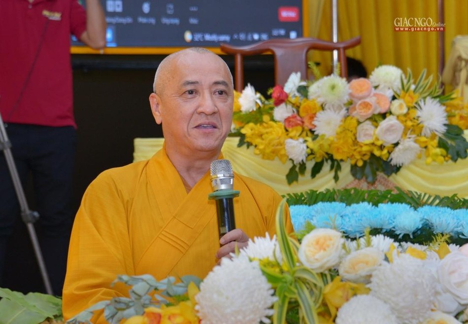 Hòa thượng Thích Huệ Thông đọc danh sách đề xuất tấn phong giáo phẩm Ni trưởng, Ni sư Hòa thượng Thích Huệ Thông đọc danh sách đề xuất tấn phong giáo phẩm Ni trưởng, Ni sư