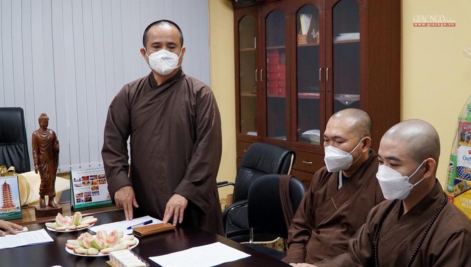 Thượng tọa Thích Tâm Hải phát biểu tại buổi tổng kết Thượng tọa Thích Tâm Hải phát biểu tại buổi tổng kết