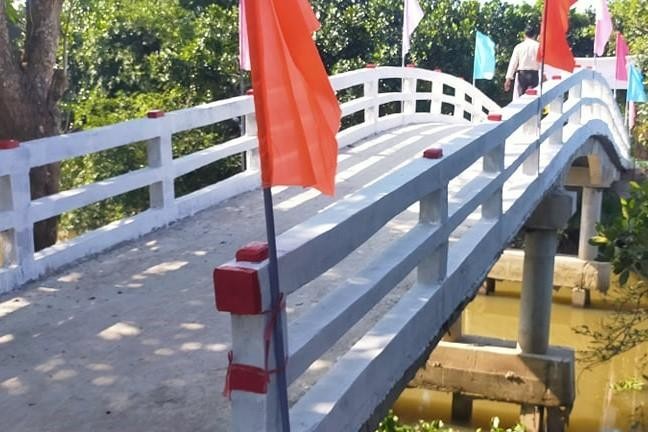 Hình ảnh cầu Lê Vân tại ấp Mỹ Thạnh Hình ảnh cầu Lê Vân tại ấp Mỹ Thạnh