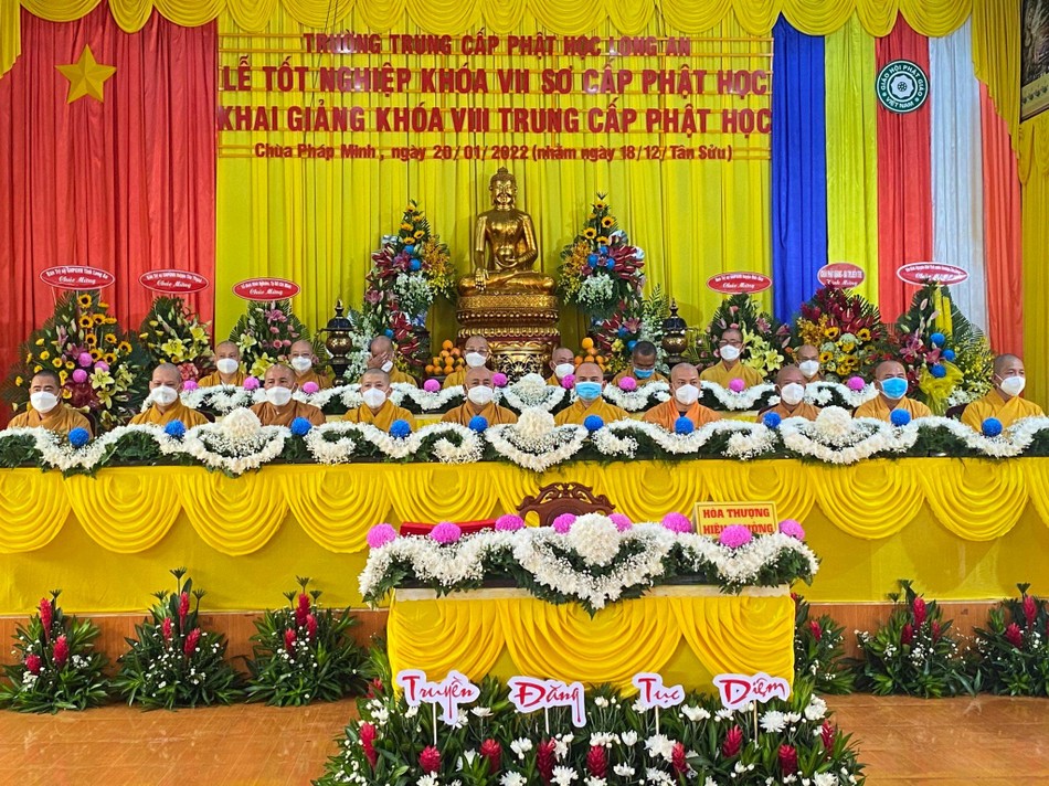 Chư tôn đức chứng minh, Ban Giám hiệu, Ban Giáo thọ... Chư tôn đức chứng minh, Ban Giám hiệu, Ban Giáo thọ...