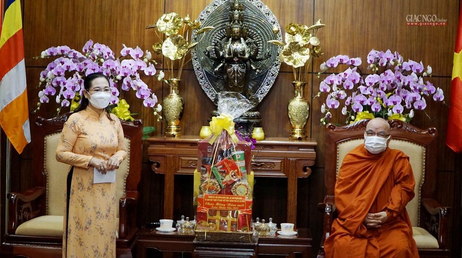 Bà Nguyễn Thị Lệ chúc Tết đến chư tôn đức Ban Trị sự GHPGVN TP.HCM Bà Nguyễn Thị Lệ chúc Tết đến chư tôn đức Ban Trị sự GHPGVN TP.HCM