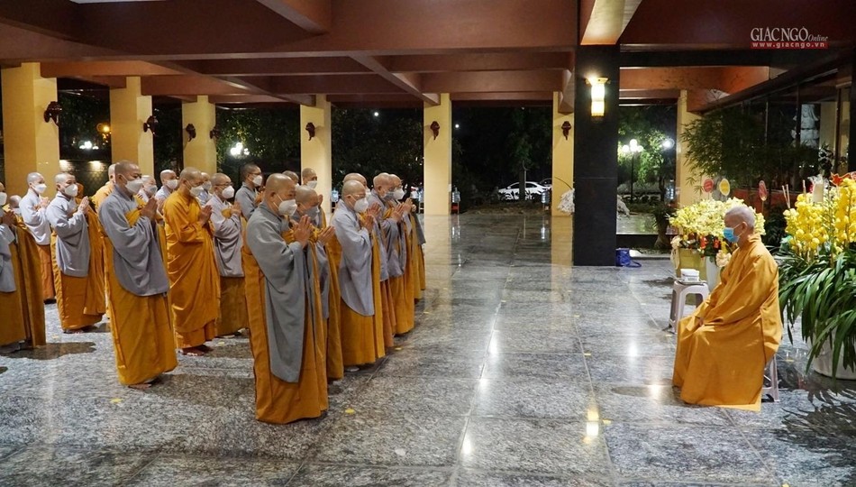 Đại diện chư Ni Phân ban Ni giới Trung ương tác bạch khánh tuế Đại diện chư Ni Phân ban Ni giới Trung ương tác bạch khánh tuế