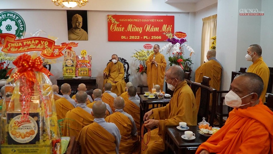 Hòa thượng Thích Thiện Thống cảm ơn chư Ni đã thăm, chúc Tết cổ truyền Hòa thượng Thích Thiện Thống cảm ơn chư Ni đã thăm, chúc Tết cổ truyền