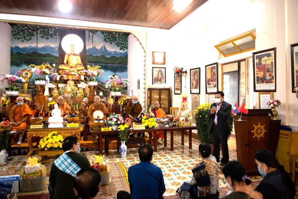 Ông ViêngXay PhommaChanh bày tỏ niềm hoan hỷ tri ân Tam bảo, chư Tăng Ông ViêngXay PhommaChanh bày tỏ niềm hoan hỷ tri ân Tam bảo, chư Tăng