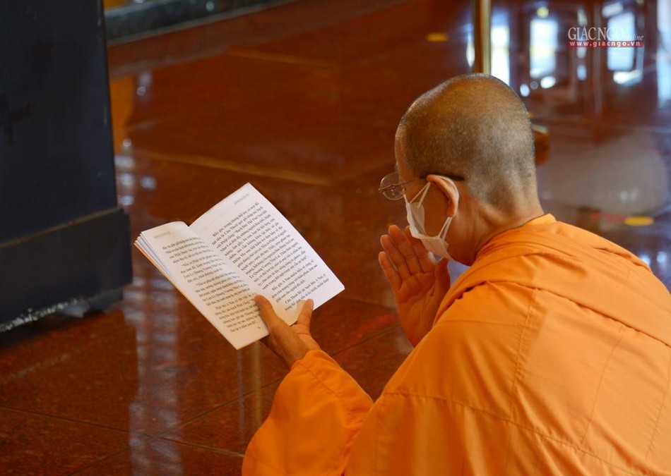 Trì tụng kinh Dược Sư Trì tụng kinh Dược Sư