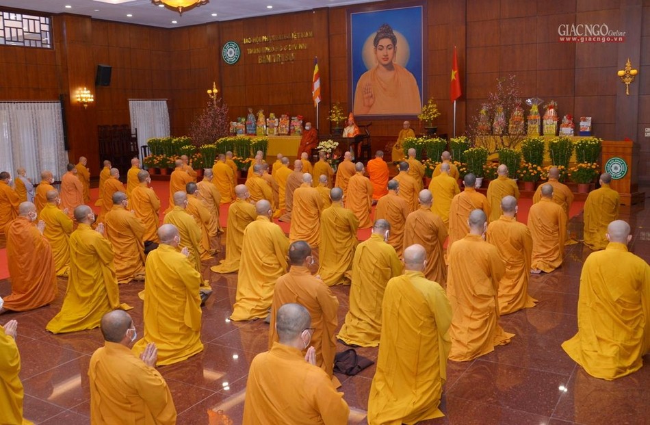 Thành kính đảnh lễ chư tôn giáo phẩm