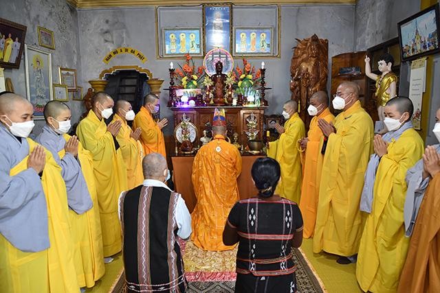 Lễ cầu an đầu năm của chư tôn đức TT Huế đến đồng bào, Phật tử huyện A Lưới Lễ cầu an đầu năm của chư tôn đức TT Huế đến đồng bào, Phật tử huyện A Lưới