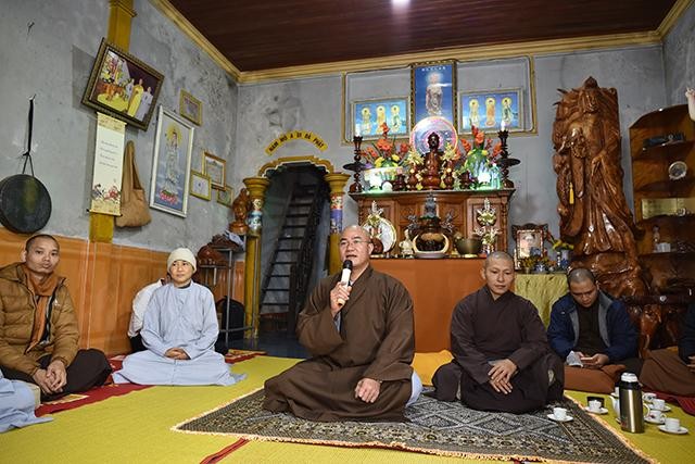 Chư tôn đức huyện A Lưới sinh hoạt tôn giáo với đồng bào thôn Chư tôn đức huyện A Lưới sinh hoạt tôn giáo với đồng bào thôn