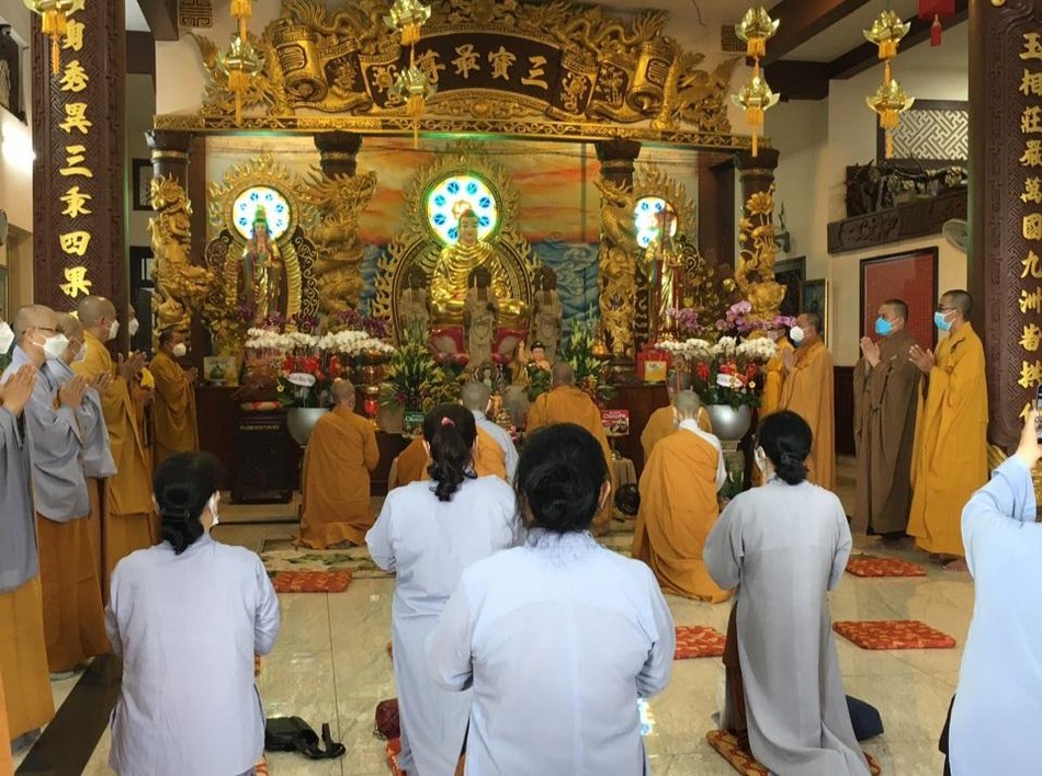 Chư Tăng Ni, Phật tử TP.Vũng Tàu thành kính tưởng niệm Ni sư Thích nữ Ngộ Điểm Chư Tăng Ni, Phật tử TP.Vũng Tàu thành kính tưởng niệm Ni sư Thích nữ Ngộ Điểm