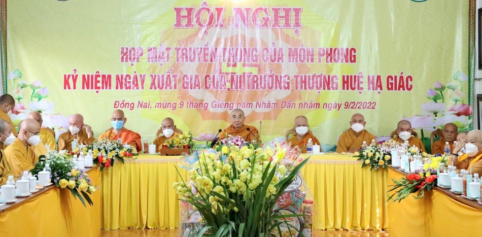 Chư tôn đức Thường trực Ban Quản trị tông phong Chư tôn đức Thường trực Ban Quản trị tông phong