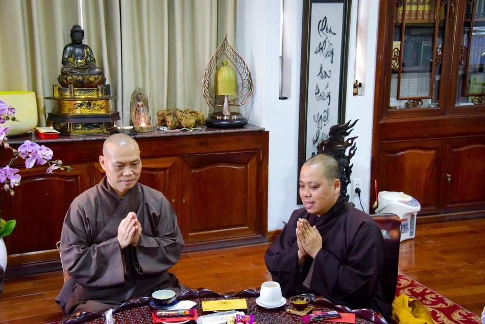 Đại đức Thích Chí Giác Thông thay mặt Ban Thư ký đề xuất chương trình hoạt động Phật sự Đại đức Thích Chí Giác Thông thay mặt Ban Thư ký đề xuất chương trình hoạt động Phật sự