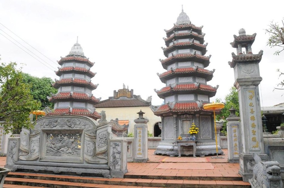 Bảo tháp của Trưởng lão Hòa thượng được tôn trí trong khuôn viên tổ đình Tịnh Độ Bảo tháp của Trưởng lão Hòa thượng được tôn trí trong khuôn viên tổ đình Tịnh Độ