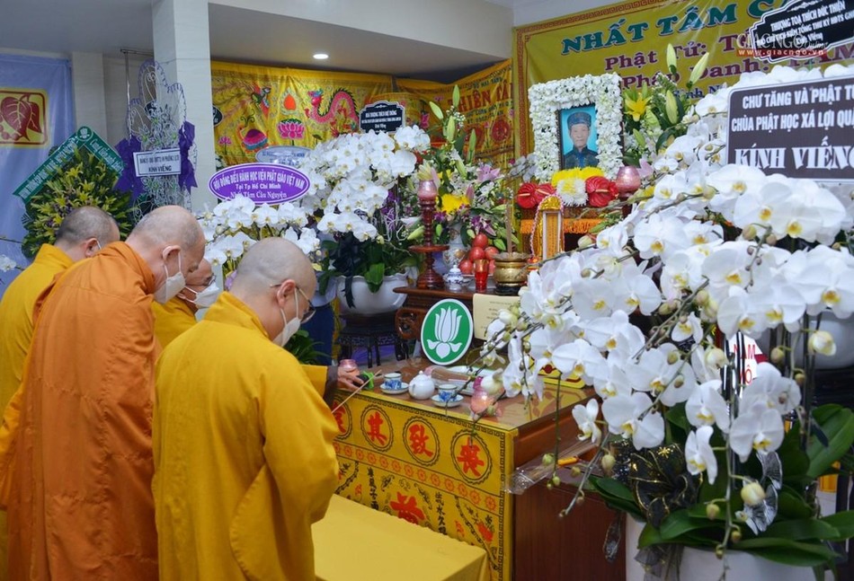 Trong đạo tình với nhiều năm cư sĩ Tống Hồ Cầm gắn bó trong công tác đào tạo