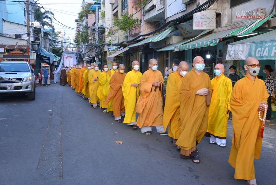 Chư tôn đức tiễn biệt Cư sĩ Tống Hồ Cầm