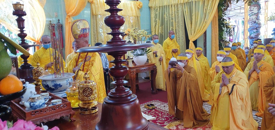 Môn đồ đệ tử thọ tang - Ảnh: Ban TT-TT Phật giáo Bình Thuận Môn đồ đệ tử thọ tang - Ảnh: Ban TT-TT Phật giáo Bình Thuận