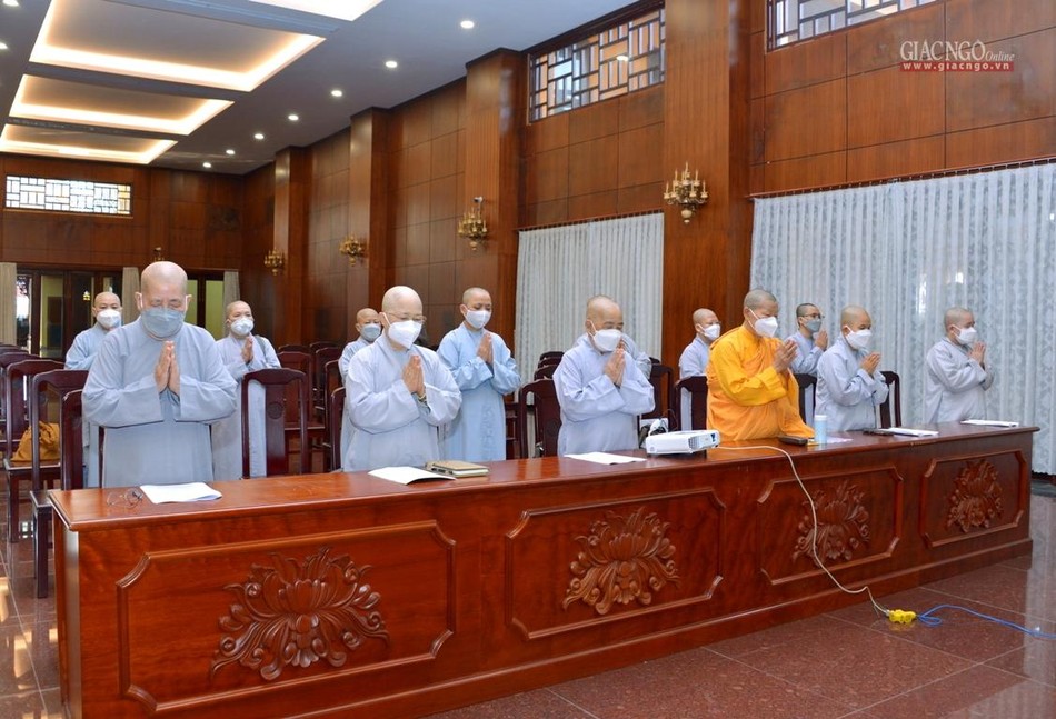 Chư Ni tham dự họp Chư Ni tham dự họp