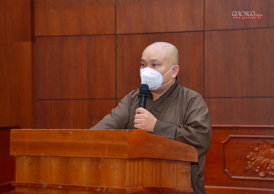 Thượng tọa Thích Trung Nguyện dẫn chương trình buổi họp Thượng tọa Thích Trung Nguyện dẫn chương trình buổi họp