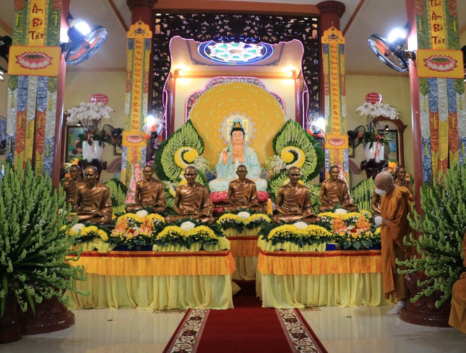 Tôn tượng Tổ sư khai sơn tông phong Tịnh Độ Non Bồng Tôn tượng Tổ sư khai sơn tông phong Tịnh Độ Non Bồng