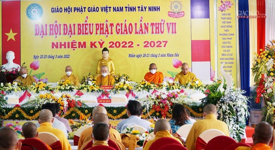 Chư tôn đức chủ tọa phiên trù bị