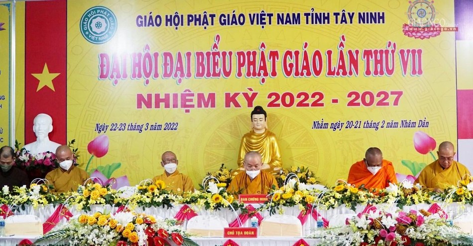 Chư tôn đức chủ tọa đoàn